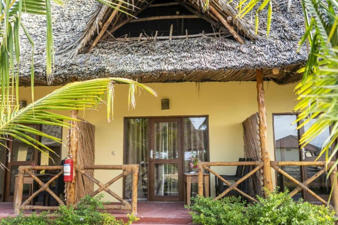 Amber Lodge Pongwe Extérieur photo